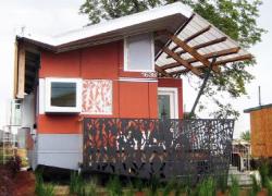 Floating house built in New Orleans